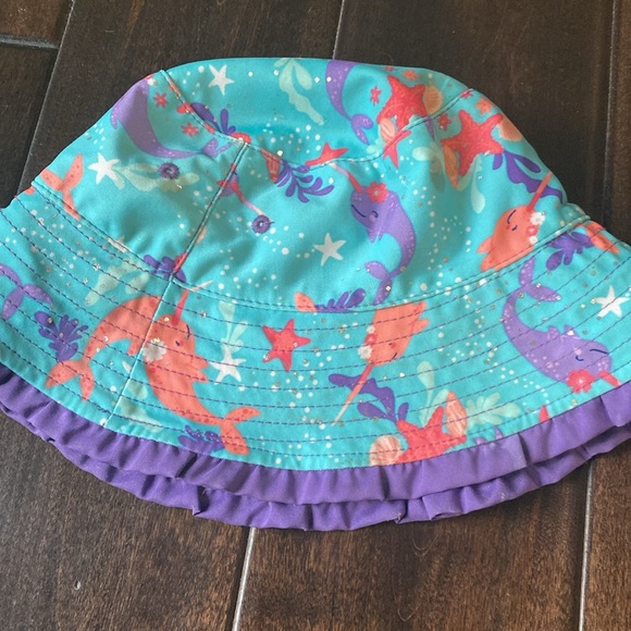 UV Skinz reversible Sun hat 4T -free with bundle 2+items - Picture 3 of 4